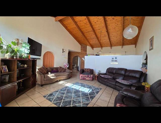 11 BEDROOM HOUSE FOR SALE IN POTCHEFSTROOM CENTRAL